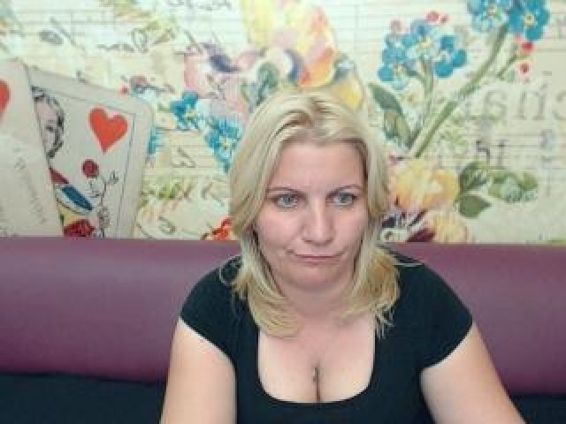 KristineX Webcam Model Caucasian Mature Wild Female Shaved Pussy Tits